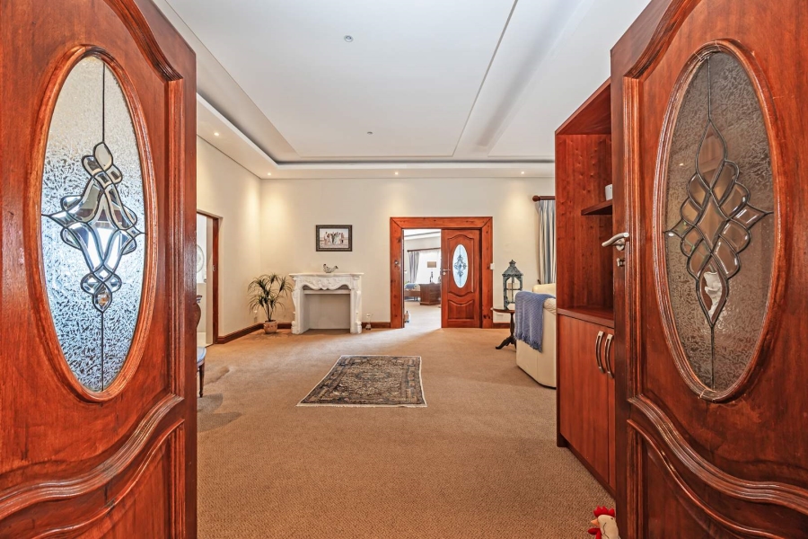 8 Bedroom Property for Sale in Baronetcy Estate Western Cape